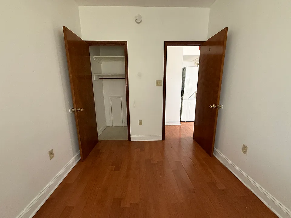 1011 Cherry St #2R
