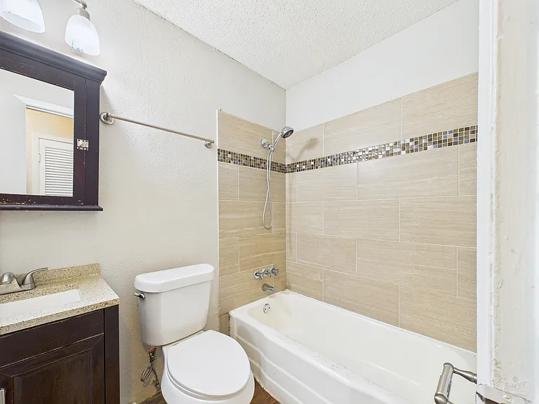2401 Manor Rd #136 — Photo 6