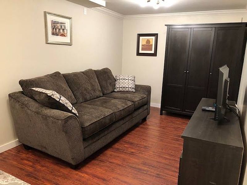 West Vancouver Apartment for rent - 2 Bedrooms — photo 11