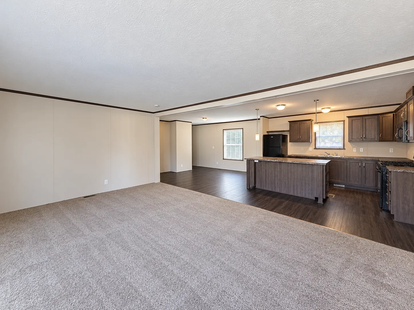 4 bed, 1904 sqft, $1,499 — Photo 2