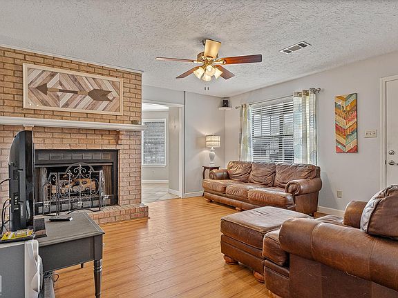 3rd image of 128 S Wisdom Rd