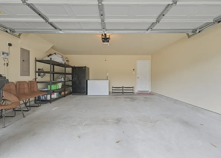 9601 Euclid Dr — Photo 52