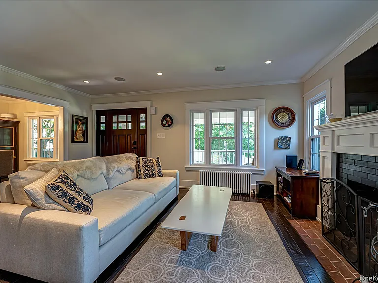 24 Soundview Rd — Photo 5