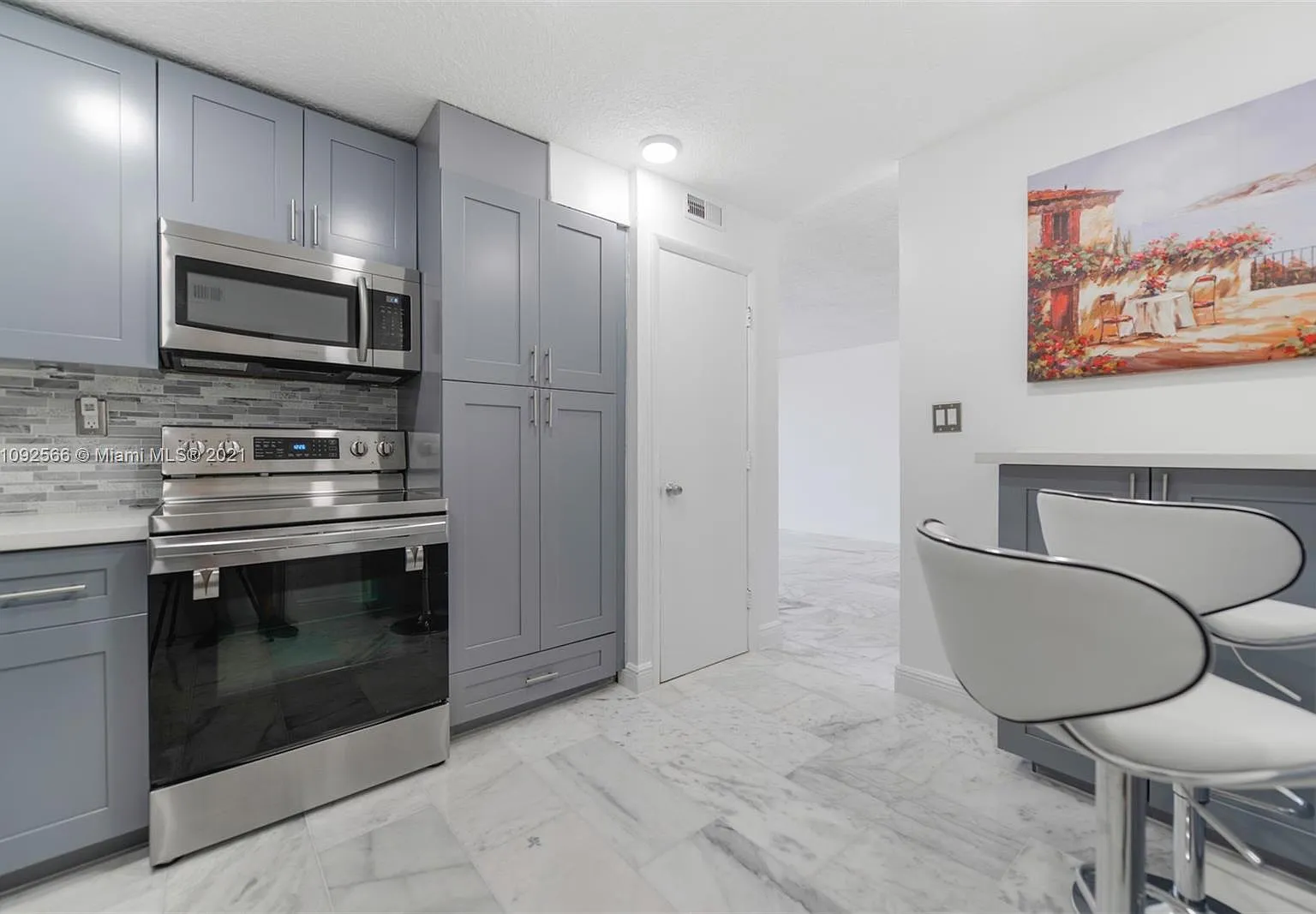 2 bed, 1150 sqft, $2,500 — Photo 3