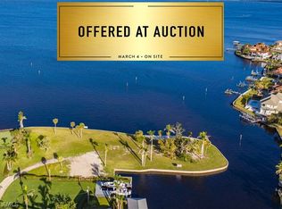 900 Robalo Dr, Fort Myers, FL 33919