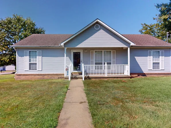 881 Sir Lionel St, Dyersburg, TN 38024