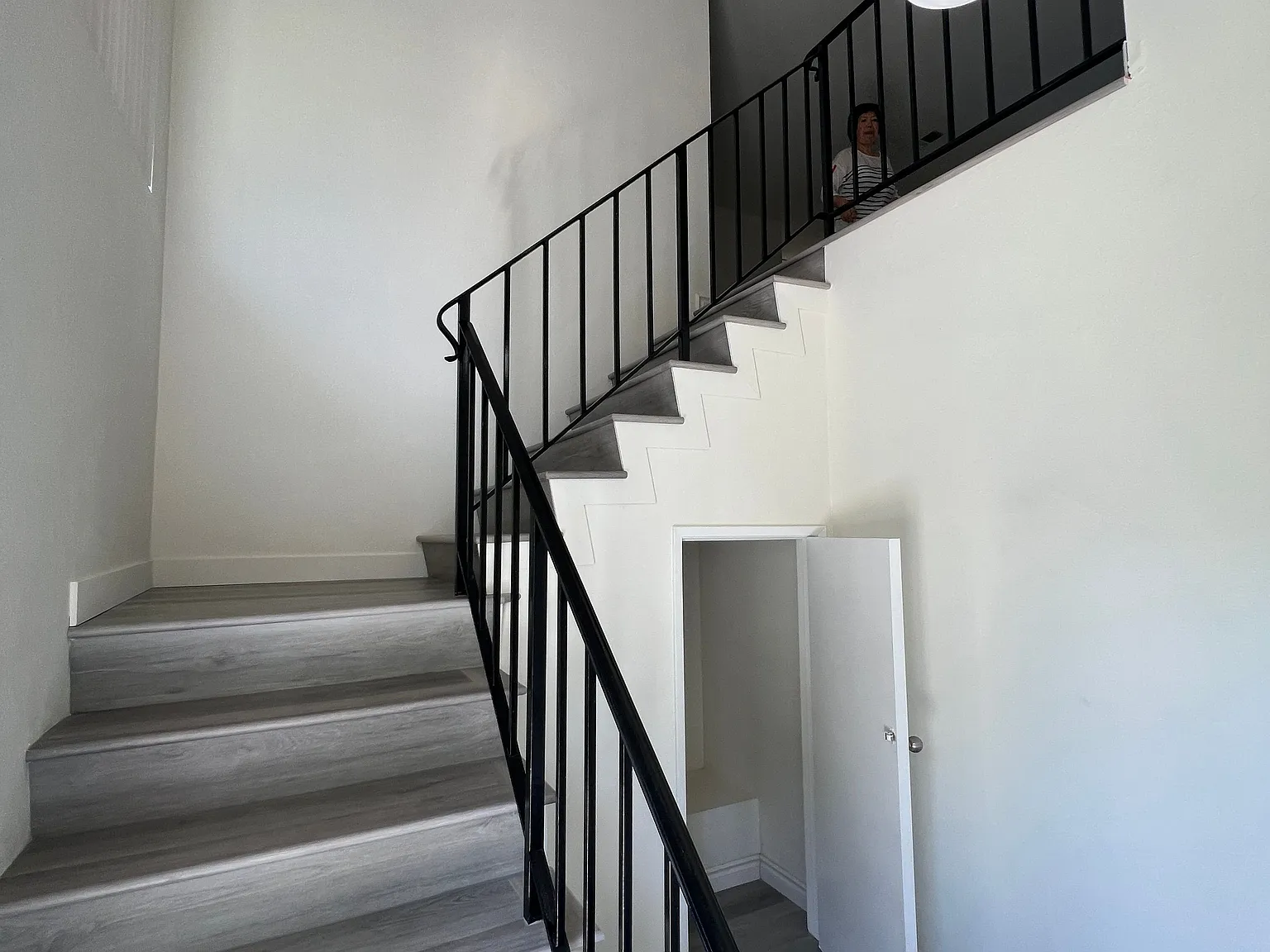 2 bed, 900 sqft, $2,300 — Photo 4