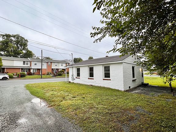 3rd image of 912 Forest St