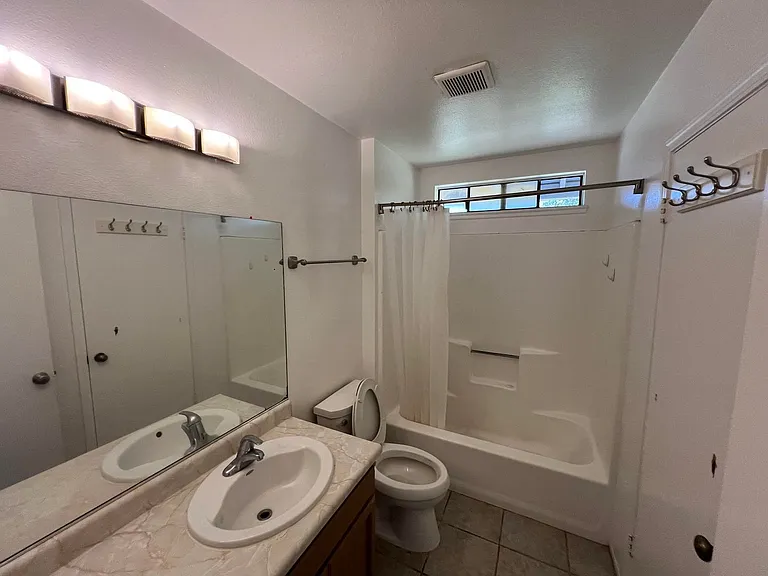 406 Coronado Dr — Photo 14