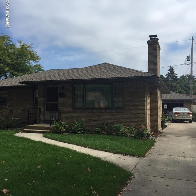 2nd image of 66 Woodcrest Dr NW
