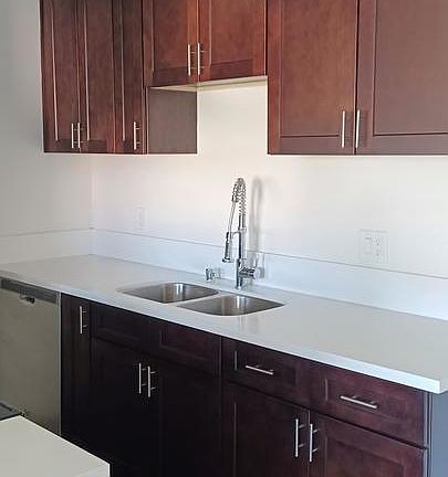 4th image of 639 W 4th St APT 5