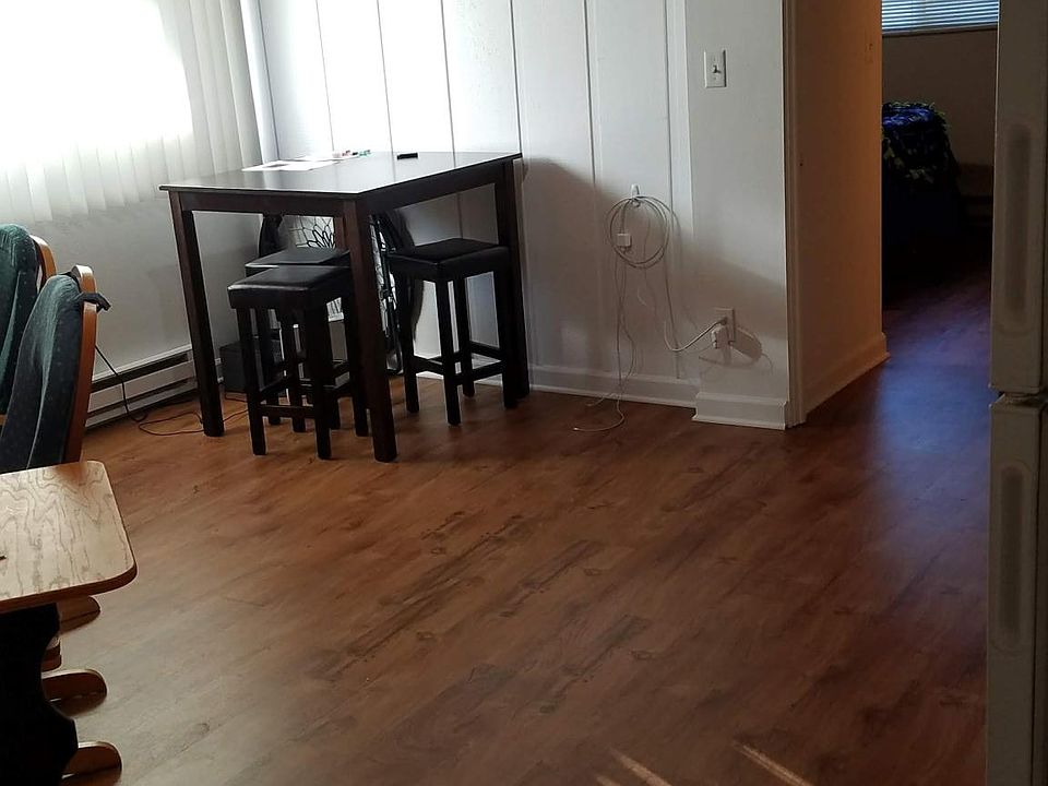 1st image of 960 NE C St APT 10