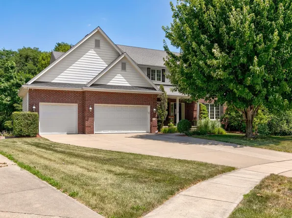 13200 Rocklyn Dr, Urbandale, IA 50323