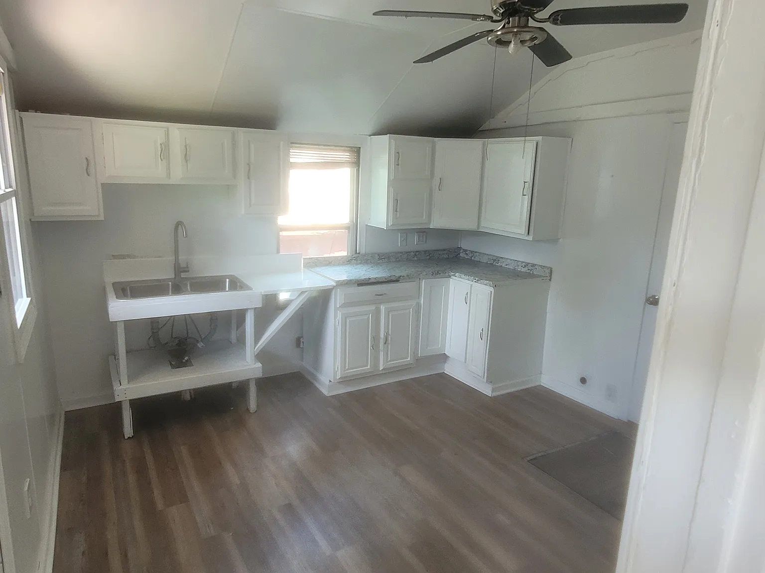 2 bed, 1100 sqft, $1,200 — Photo 4