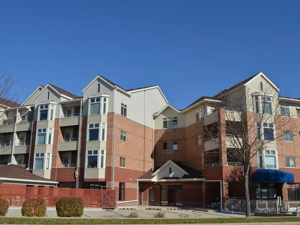 301 Harbour Town Dr, Madison, WI