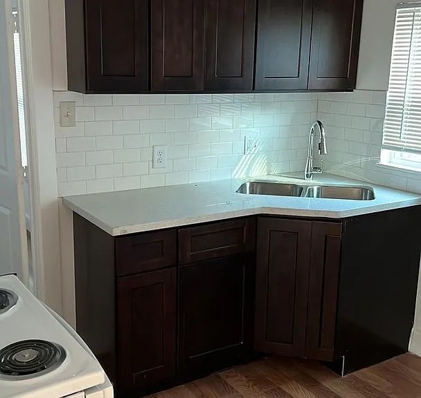 2825 Victoria St — Photo 7