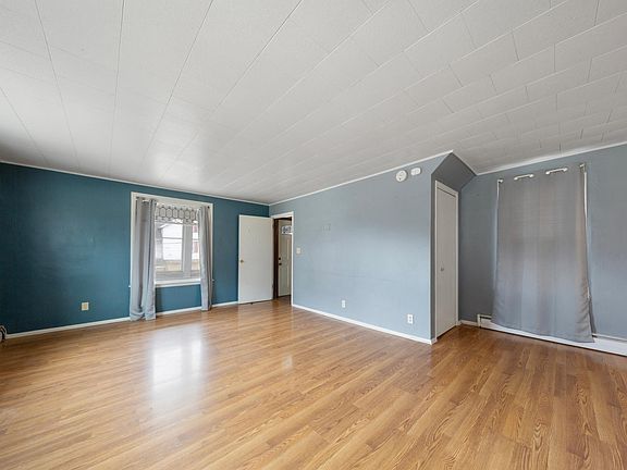 5th image of 118 1st St SW