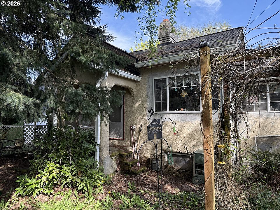 1st image of 3739 SE Olsen St