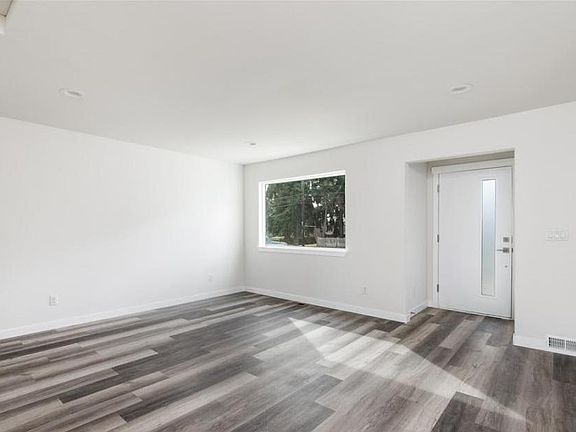 5th image of 121 E 56th St #A