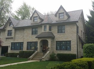 312 Leicester Rd, Kenilworth, IL 60043