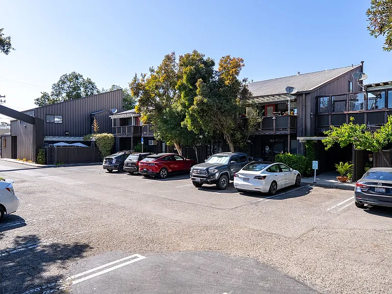 2074-2078 Parker Street - Residential — Photo 39