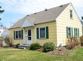 10 Chesterfield Dr, Rochester, NY 14612