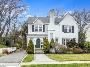 202 Stonehouse Rd, Glen Ridge, NJ 07028