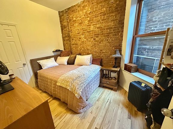 4th image of 296 W 11th St APT 4E