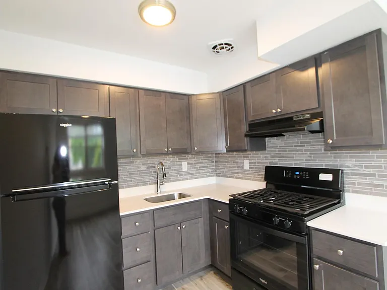 West Walnut Lane Apartments — Photo 44