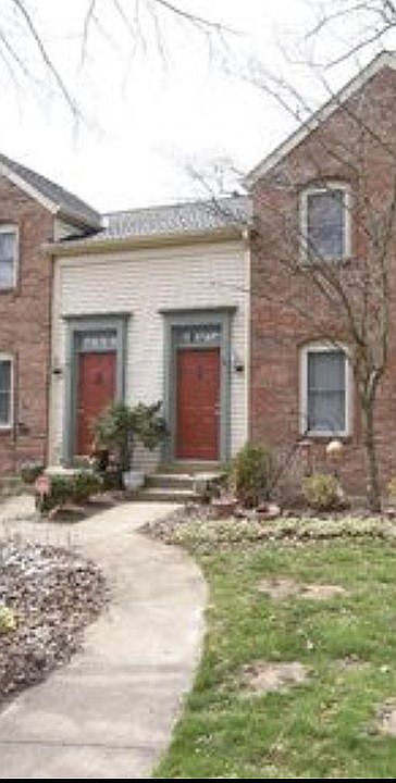 1st image of 20 Charleston Dr #2
