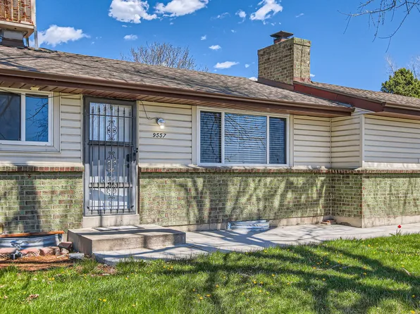 9557 W Yale Ave, Lakewood, CO 80227