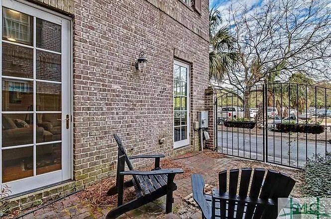 411 E Hull St — Photo 19