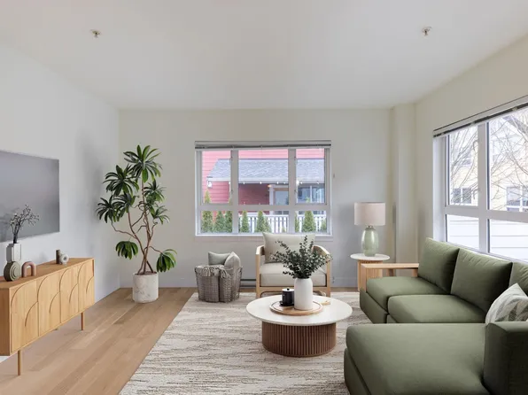 260 Ewen Ave #202, New Westminster, BC V3M 0J1
