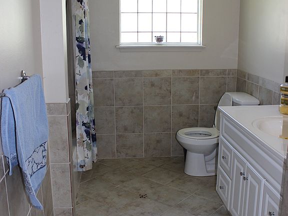 5th image of 21672 Whittington St