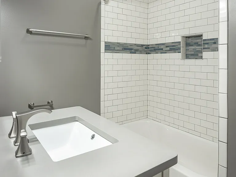 1553 Kirby Ave — Photo 11