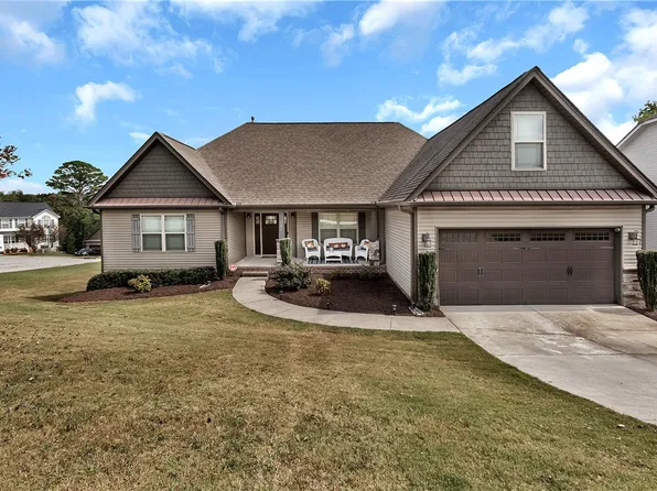 102 Blue Heron Cir, Simpsonville, SC 29680