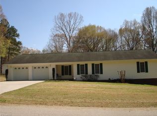 157 Sunset Cir, Mocksville, NC 27028