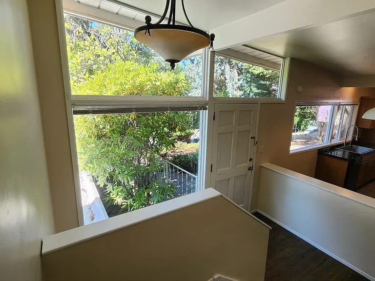 15824 SE 12th Pl — Photo 3