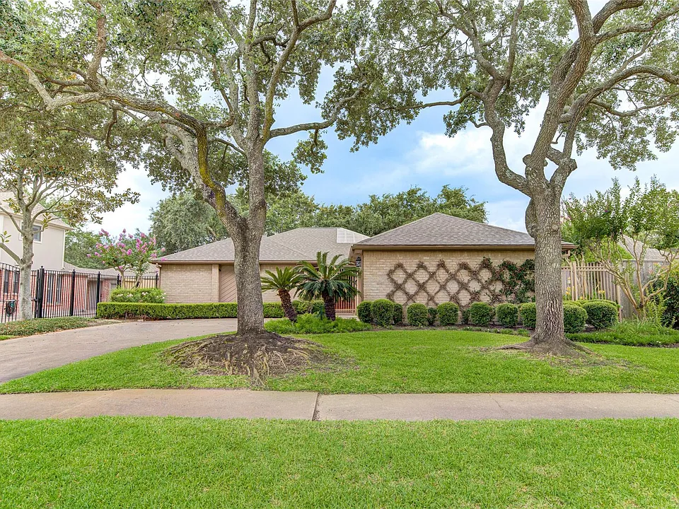 12307 Rocky Knoll Dr