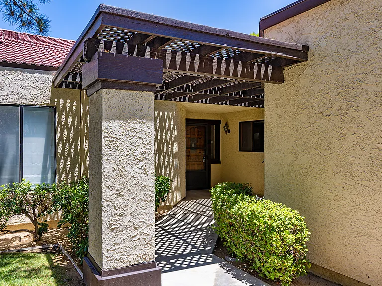 316 Monterey Dr — Photo 3