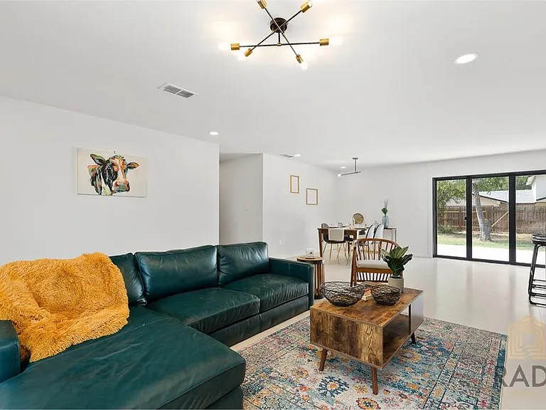 1713 Hibiscus Ave — Photo 3