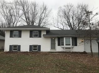 988 Whitney Dr, Apple Valley, MN 55124