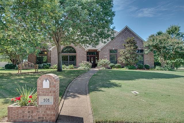 1st image of 101 Shadow Wood Dr