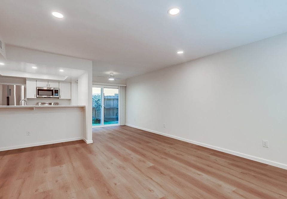 1st image of 461 Almond Ave #2