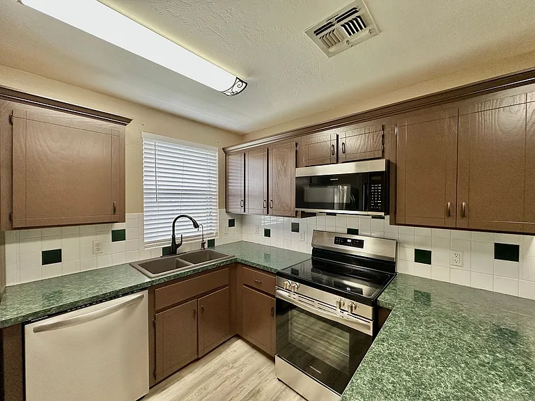 4 NW Havenshire Cir — Photo 9