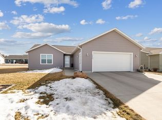 3806 Viola Dr, Waverly, IA 50677
