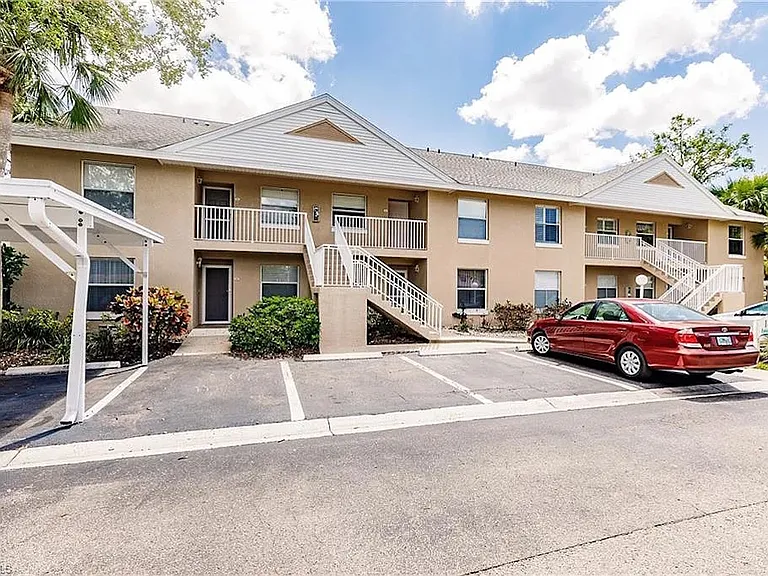 186 Pebble Shores Dr #204 — Photo 2