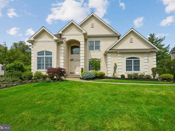 4 Dressage Ct, Cherry Hill, NJ 08003