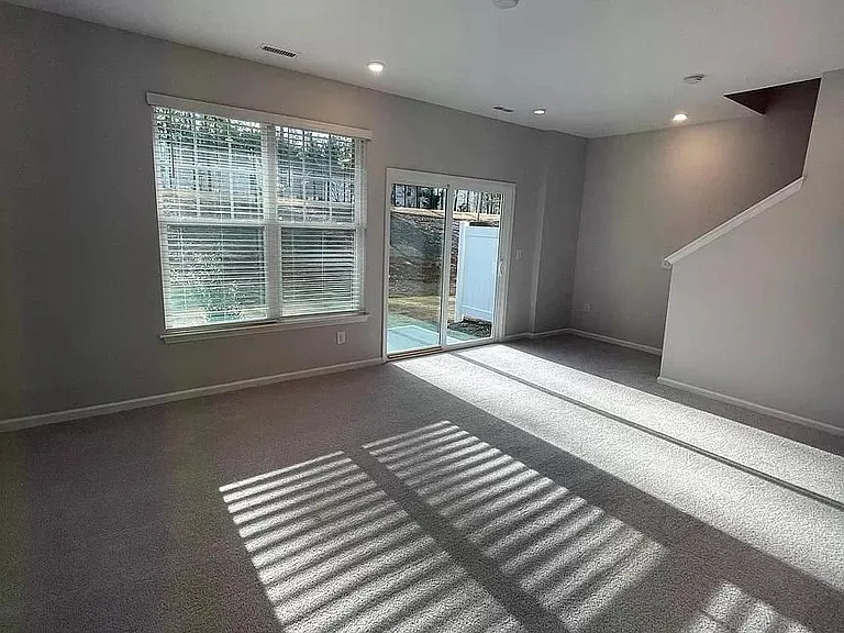 1049 Islip Pl — Photo 39