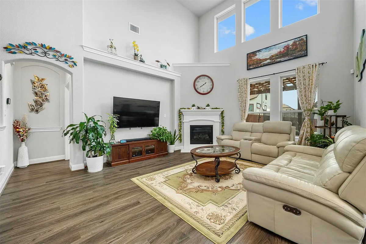 Building Photo - 15613 Cabrillo Way
